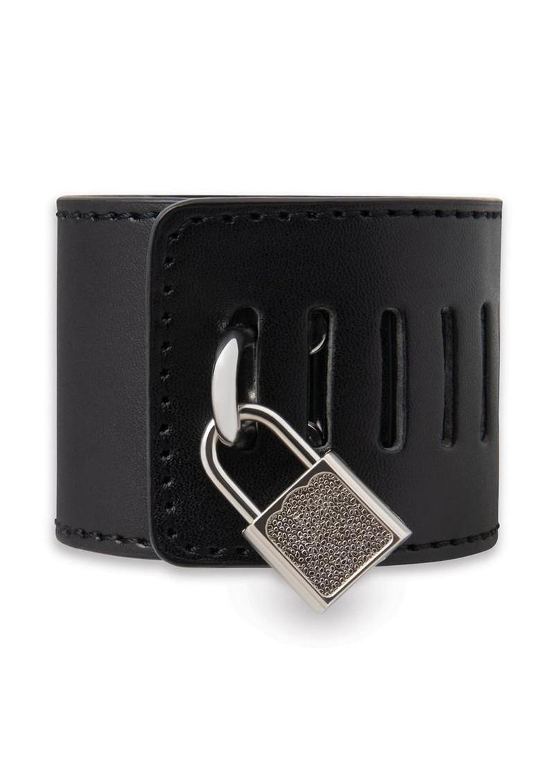 Durable spreader bar with lockable cuffs for intimate kink sessions