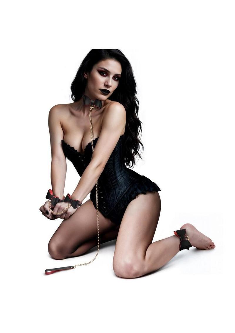 gothic bondage collar and cuffs set